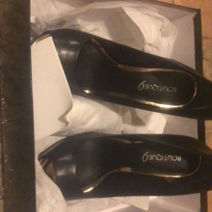 Boutique 9 Katana golden heel shoes